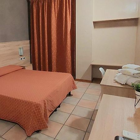Hotel Trotter Leno Ngoại thất bức ảnh